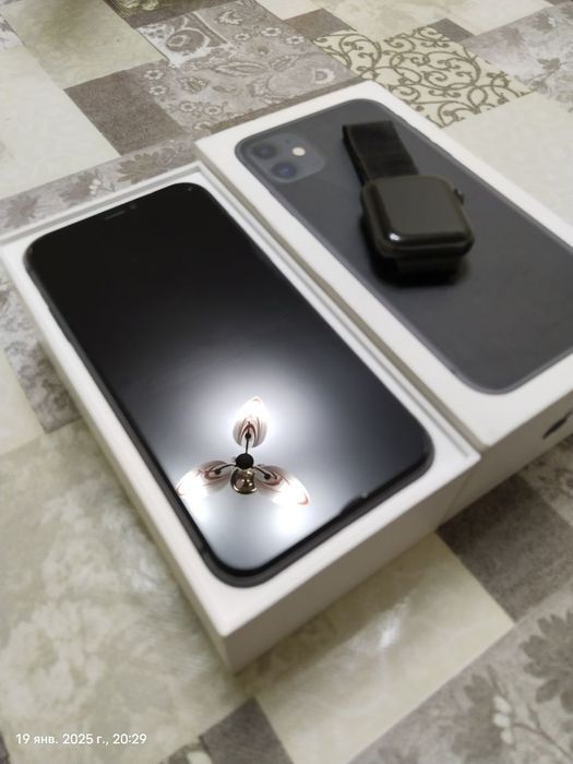 iPhone 11 va Apple watch 4