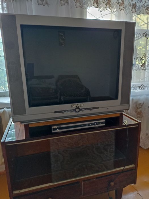 Телевизор с тумбой