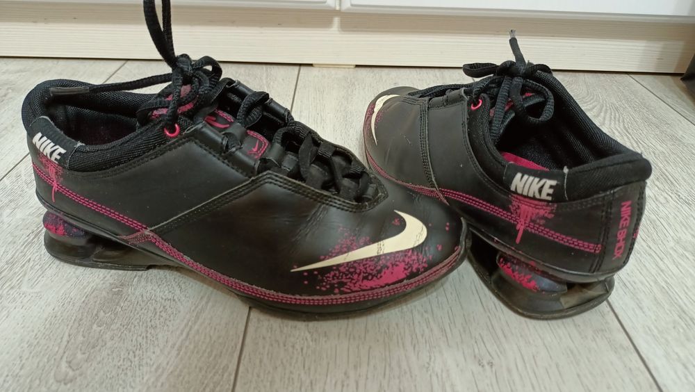 Adidași/ încălțări sport de damă de la Nike. Mărimea 36