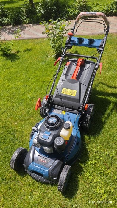 Косилка Свежак. Раз в неделю работала.