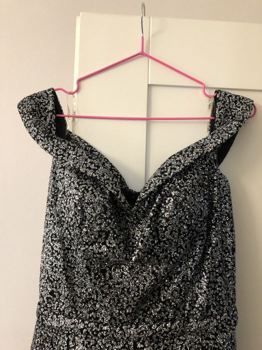 Платье праздничное,шикарное.