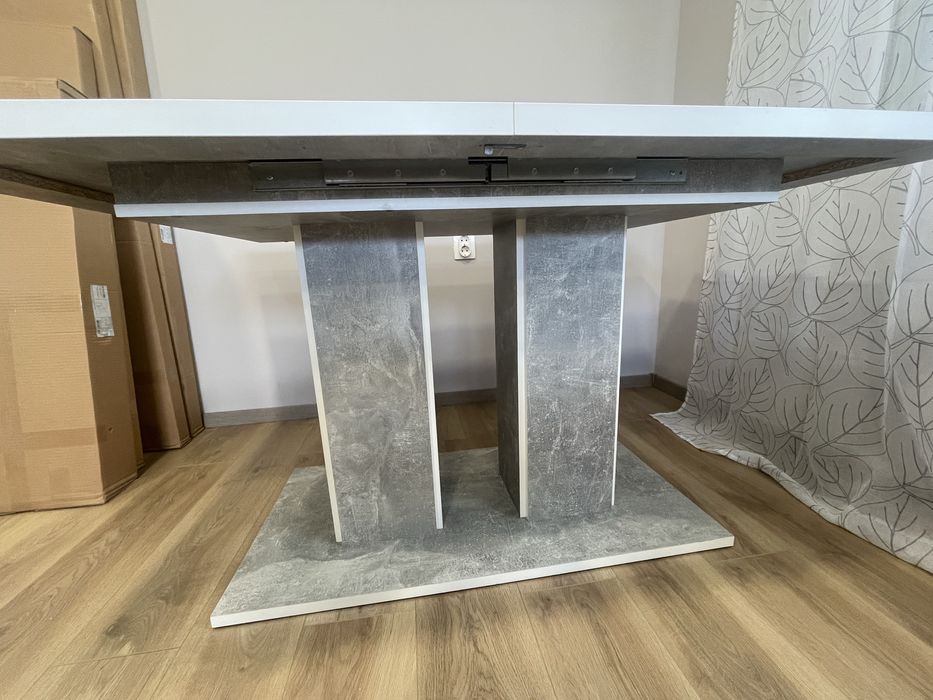 Маса за трапезария/кухня