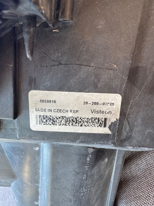 Vw Golf 5 десен фар сив