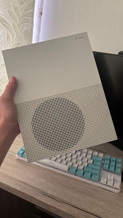 Xbox one s in stare impecabilă