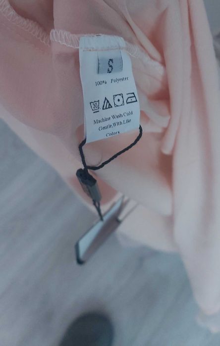 Рокля с пеперуди