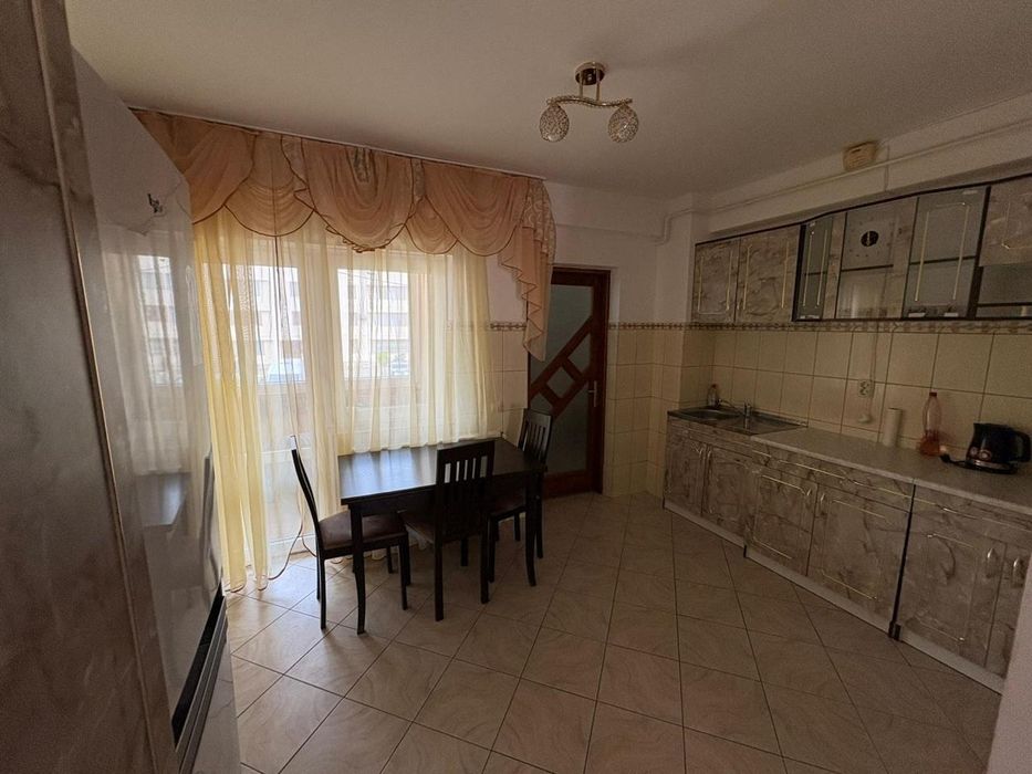Apartament de închiriat