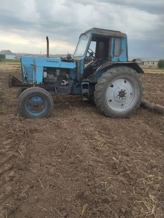 Belorus traktor sotiladi