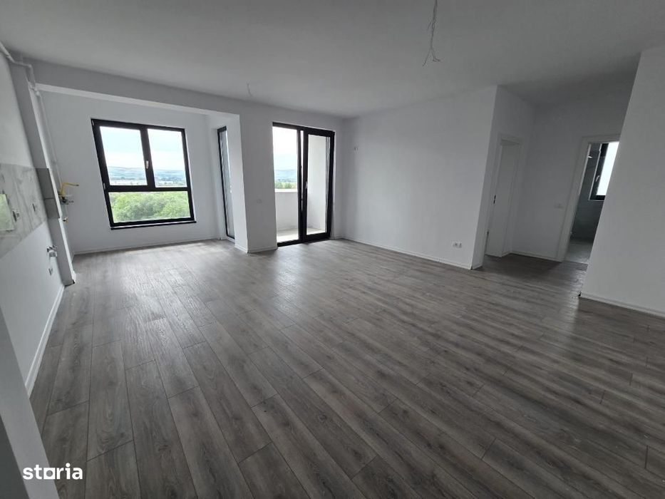 De vanzare Apartament 3 camere, zona Centru Bloc Nou.