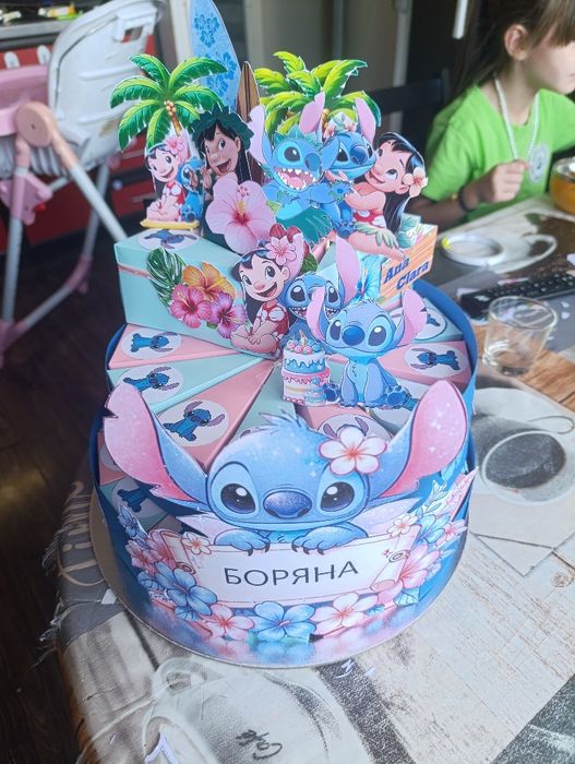 Изработка на парти украса,картонени торти и арки