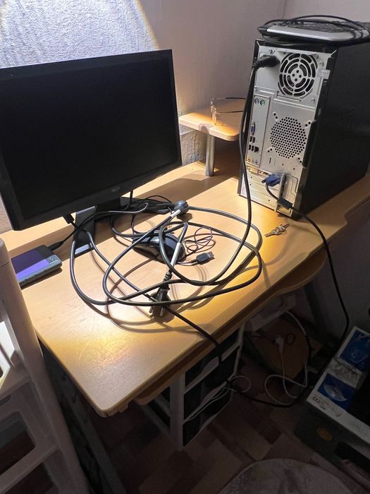 Компьютер со столом