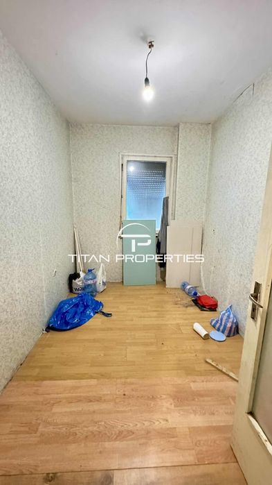 Продава се Тристаен апартамент в Пловдив, Южен - 76 кв.м за 1250 €/кв.м - Снимка #4
