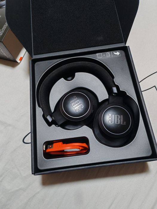 Casti audio over-ear JBL Live 660NC, Noise Cancelling, Bluetooth, Asis