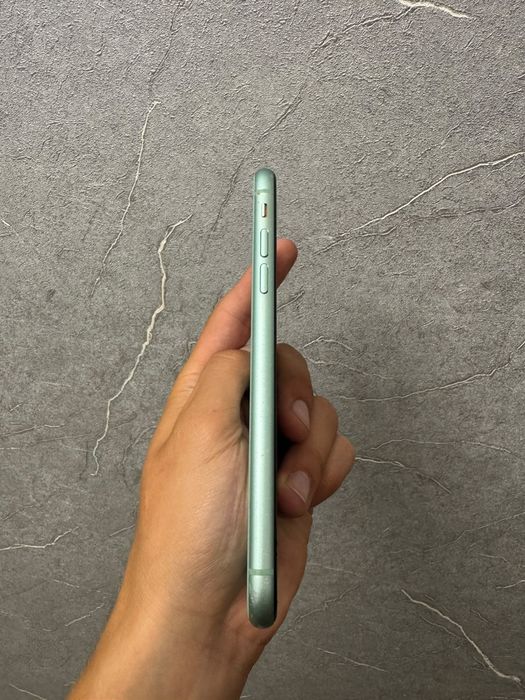 Iphone 11  память 128gb все работает