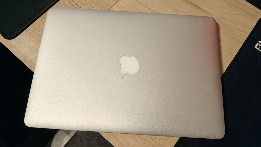 Macbook Air 13" Late 2010 core2duo, 4GB ram, 128 SSD stare excelentă