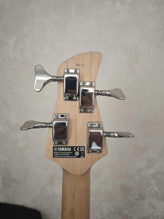 Бас гитара Yamaha TRBX174