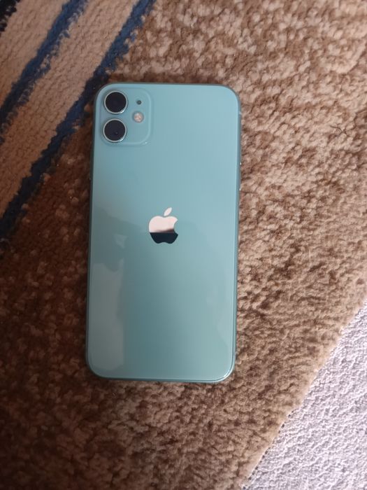 Продам Айфон 11 срочно