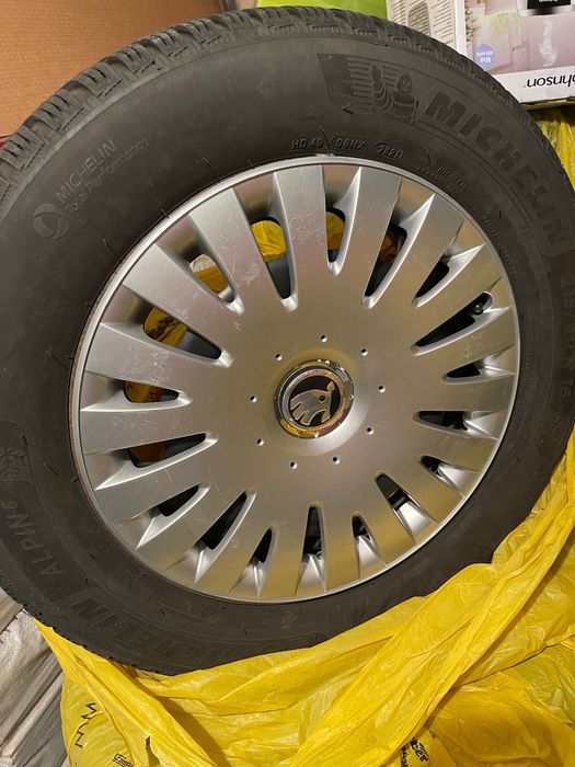 Michelin ALPIN 6 215/60/16 + оригинални джанти + оригинални тасове