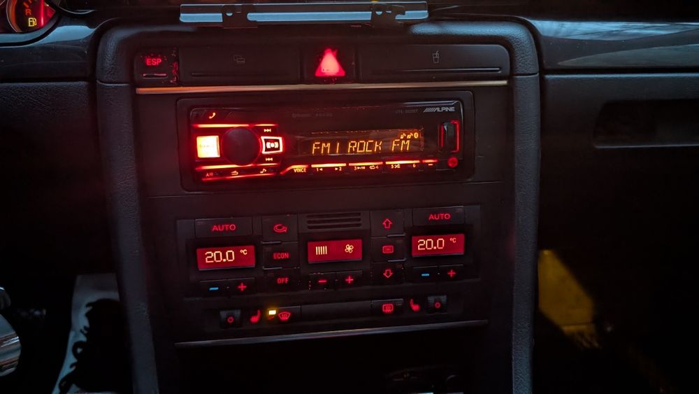 Alpine ute -200 bt  ,player auto , sunet bun