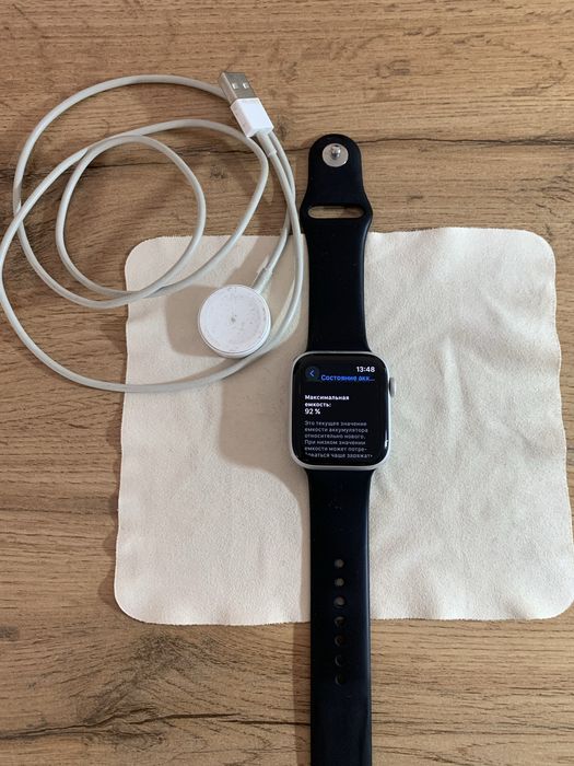 Apple Watch Series 5 44 мм (Space Gray)