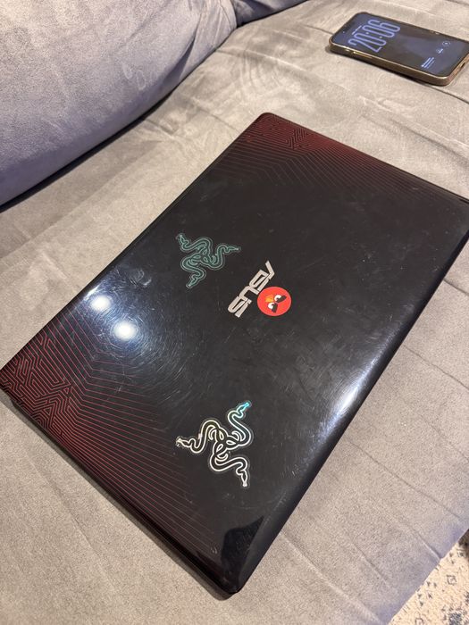 Vând laptop Asus F550V intel core i7 nvidia gtx 950m