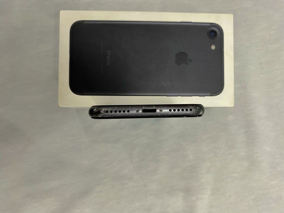 продам или обменяю айфон 8