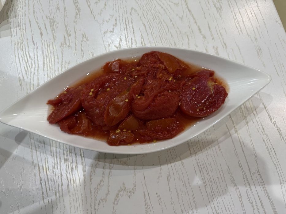 Помидор только с солью