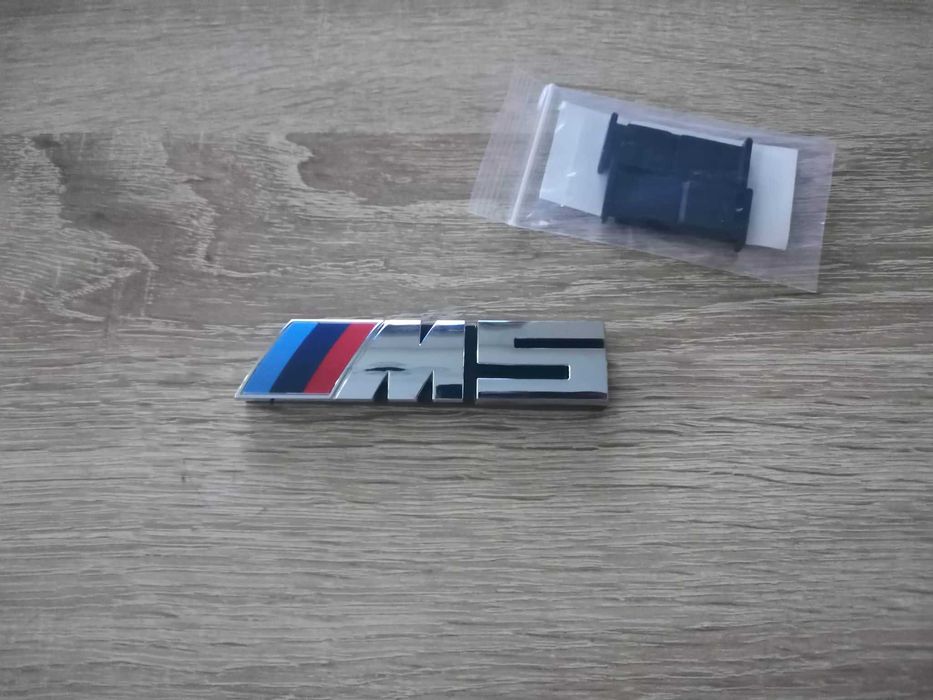Предна решетка сребриста емблема BMW M5