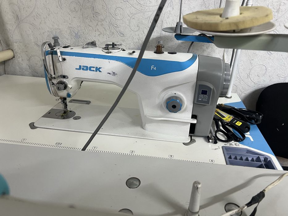 Швейная машина б/у