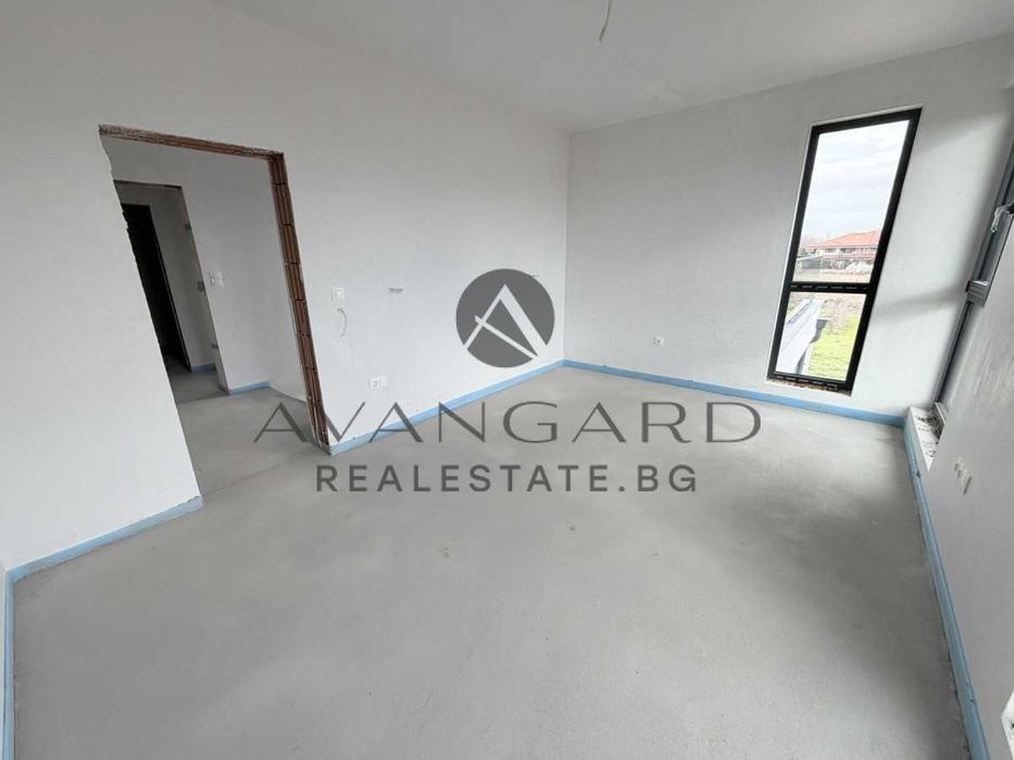 оф.25533 Двуетажна къща с двоен гараж/ Кючук Париж