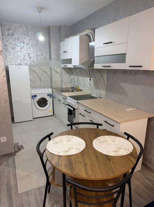 Дава се под наем Двустаен апартамент в София, Младост 4 - 72 кв.м за 698.19 € - Снимка #2