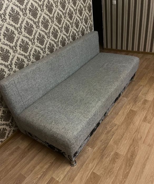 Отдам диван бесплатно !