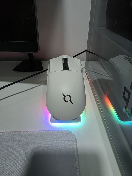 Vand mouse aqiris zephyr 26000 dpi.