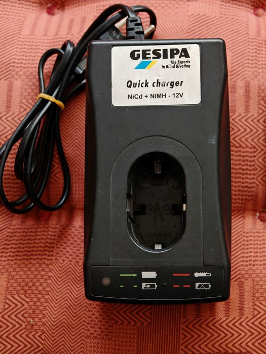 Încarcator baterie  Bosh și Gesipa