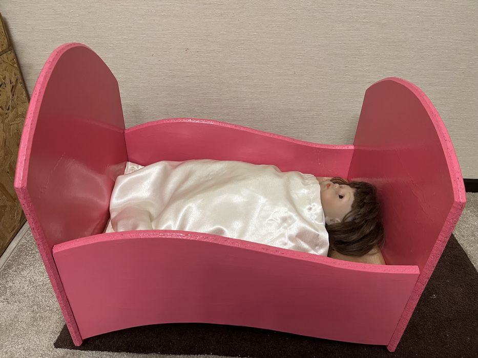 Кроватка кукольная