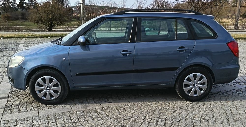 Vând Skoda fabia 2010