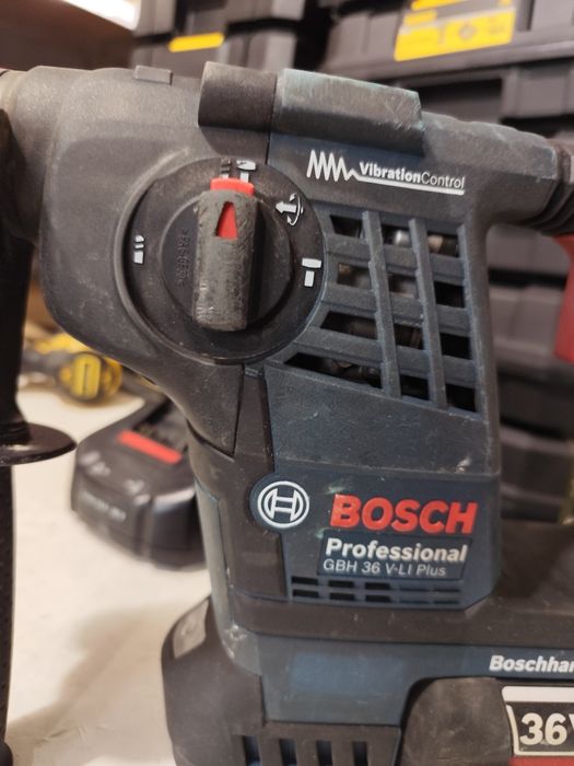 Мощен акумулаторен перфоратор къртач Бош Bosch GBH 36 V-LI Plus