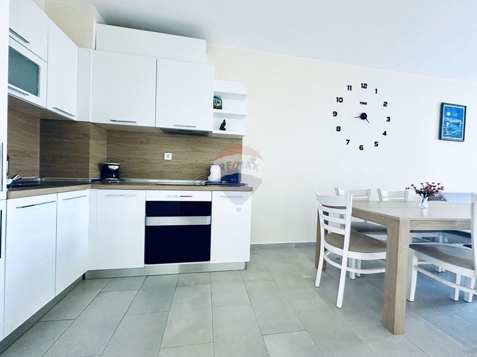 Дава се под наем Тристаен апартамент в Балчик - 88 кв.м за 600 € - Снимка #1