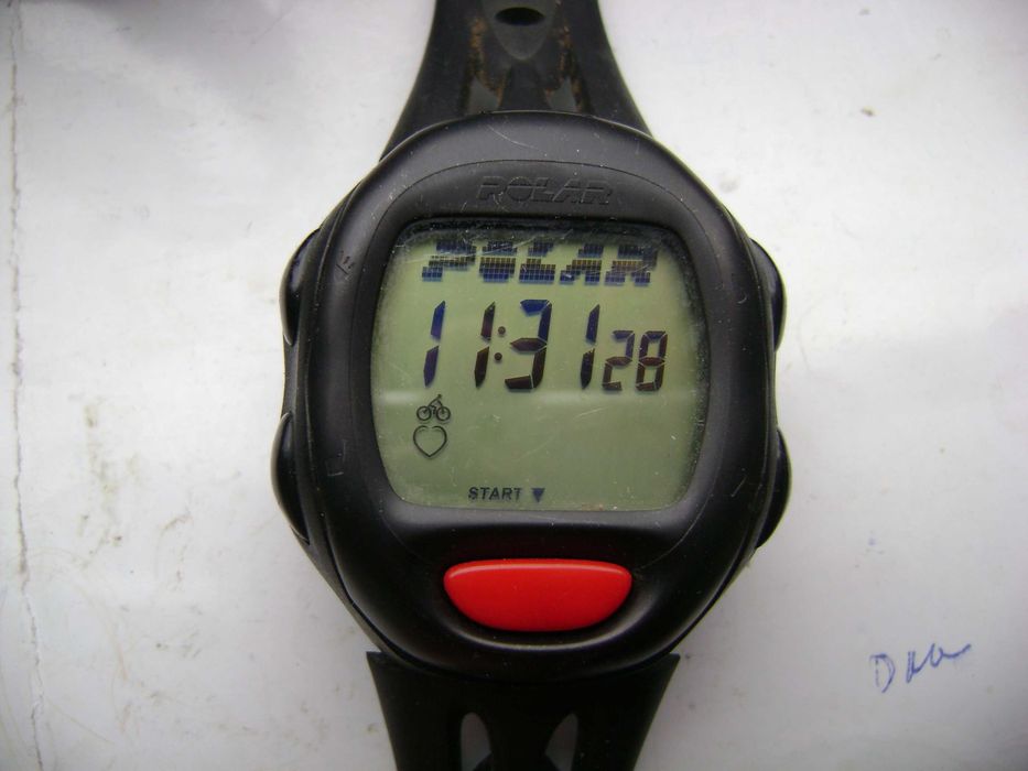 Продавам 5 броя кварцови часовника Casio,Polar,OVO