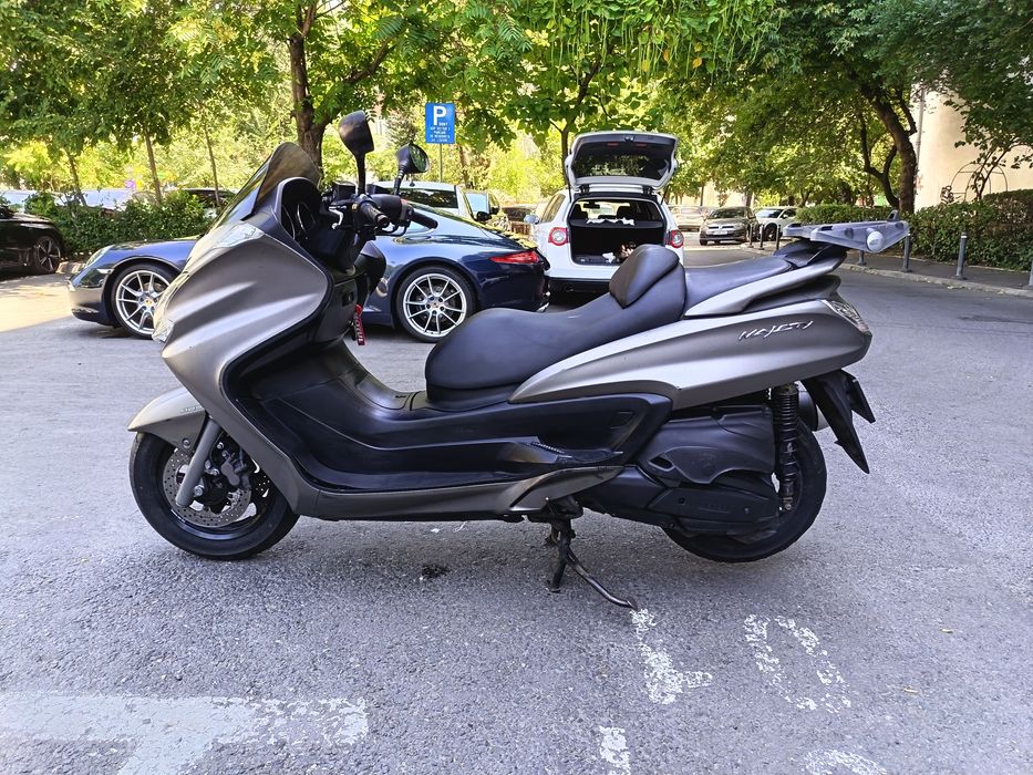Vând Yamaha majesty