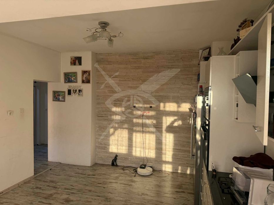 Продава се Къща в Първомай - 240 кв.м за 282 €/кв.м - Снимка #1