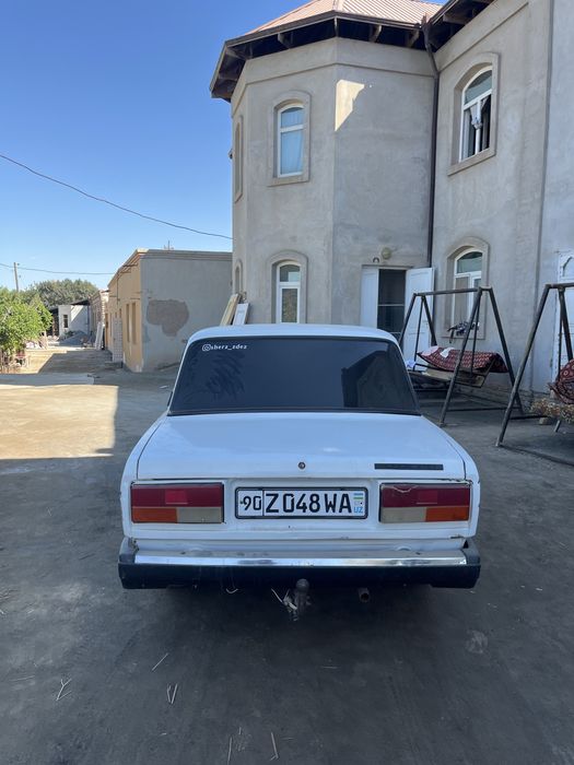 Vaz 2107 sotiladi