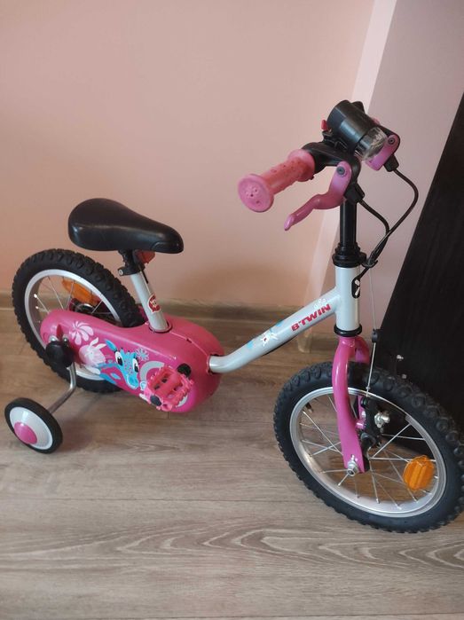 Детски велосипед с помощни колела