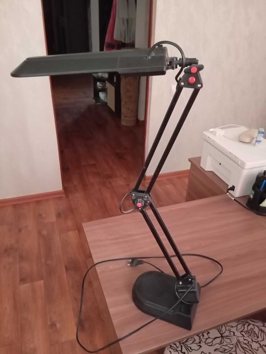 Светильник настольный