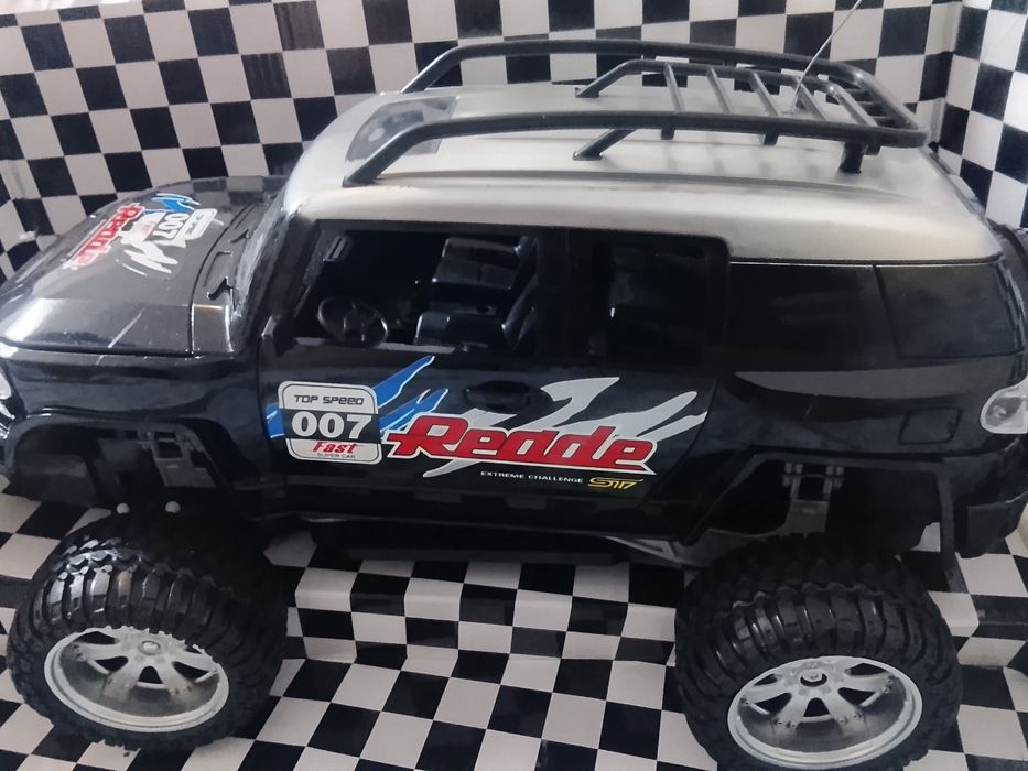 Автомобиль Джип на пульте