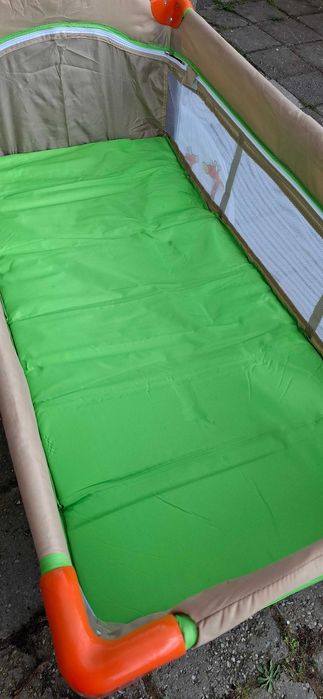 Детска сгъваема кошара с подарък люлка