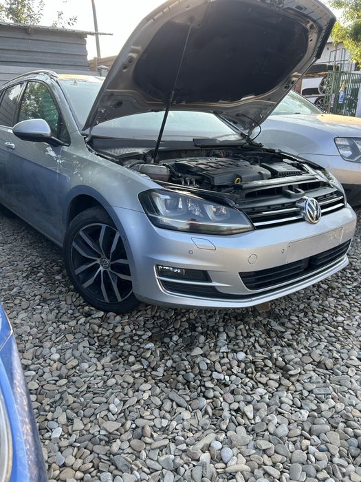Far stânga cu xenon Volkswagen Golf 7
