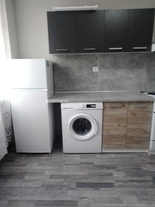 Дава се под наем Тристаен апартамент в Плевен, Дружба 1 - 90 кв.м за 408 € - Снимка #2