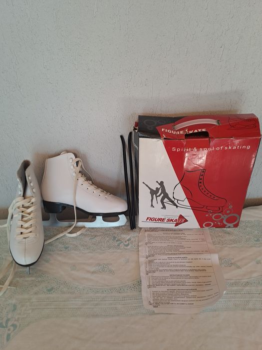 Patine artistice albe,damă,marine 39