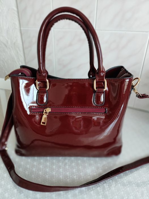 Сумка новая лакировка
