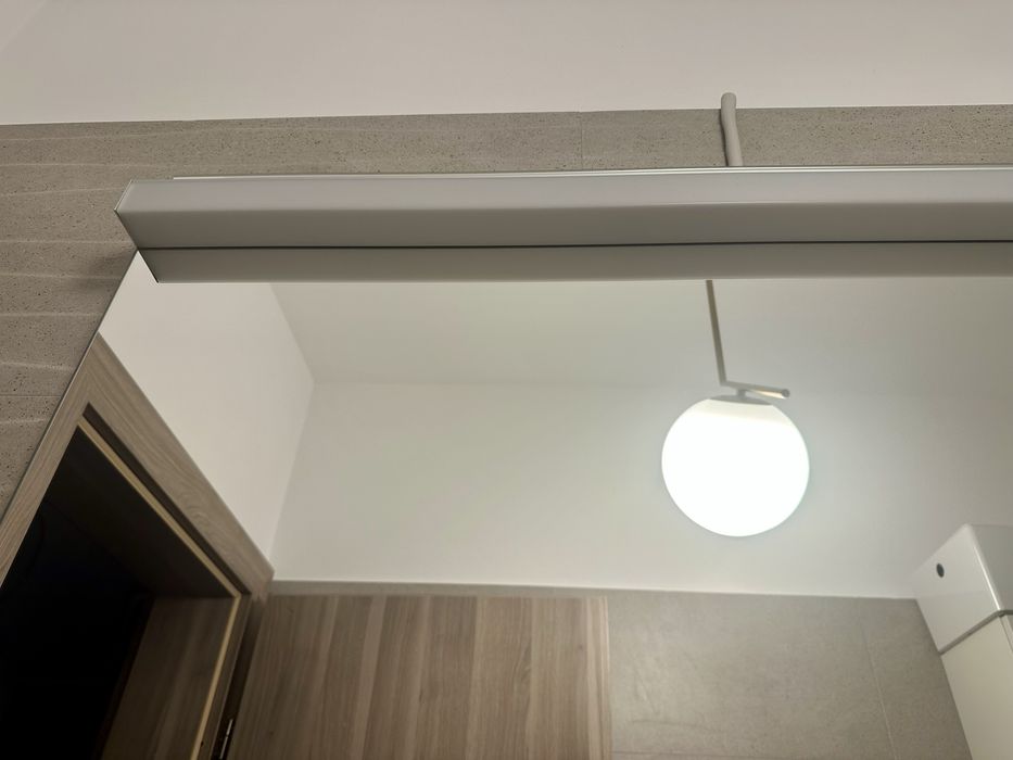 Oglindă de baie cu iluminare, 70 x 72 cm